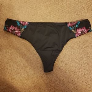 Torrid Curve Thong NWOT